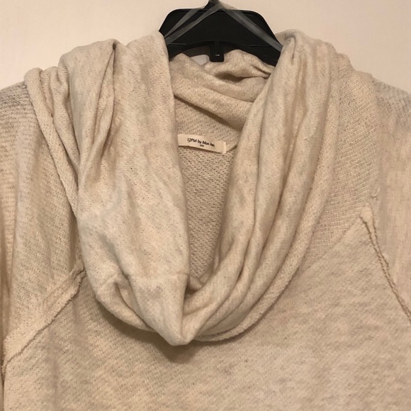 Sweater - Picture 3 of 3